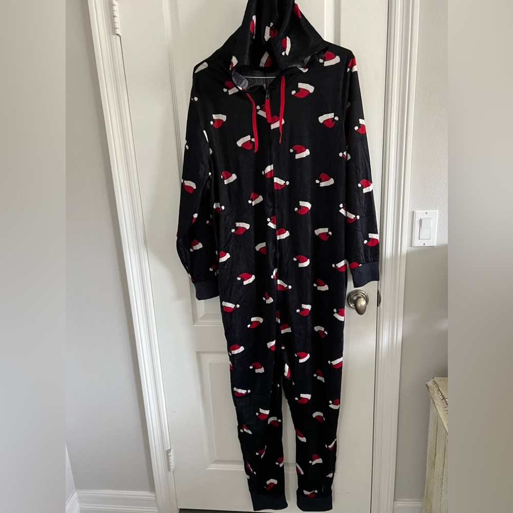 Men's Santa Hat Onesie Sleeper Size L/XL